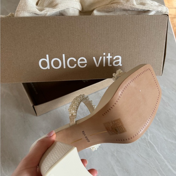 New in Box Dolce Vita Pearl Detailed Heels - Picture 3 of 4